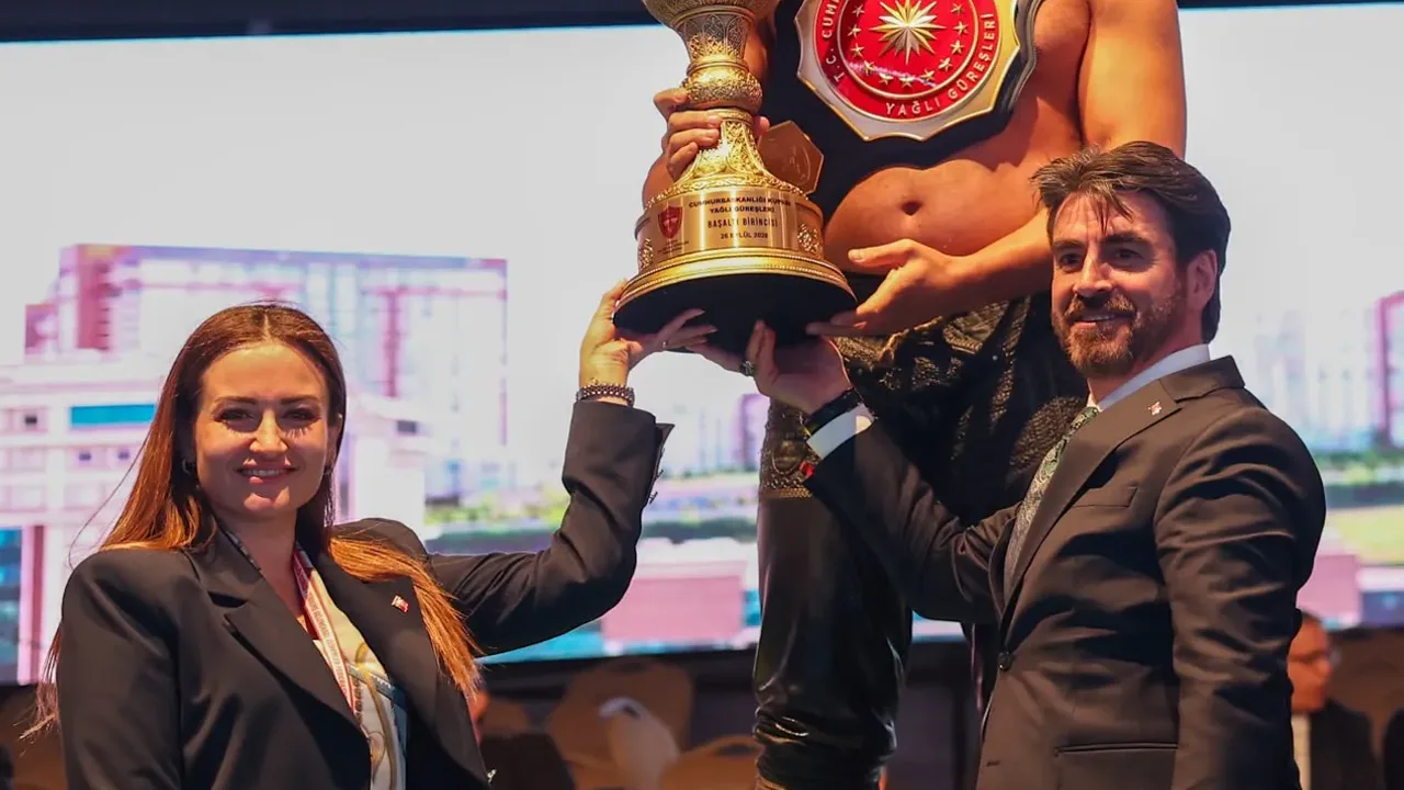 Yağlı Güreş Cumhurbaşkanlığı Kupası'nda Antalya'dan 12 Madalya