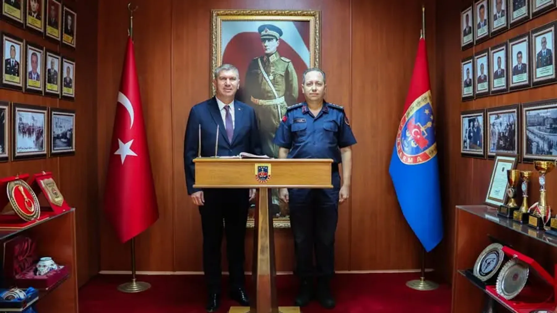 Burdur Belediyesi Eski Hizmet Binası Duvar Panosu konulu haberin kapak görseli