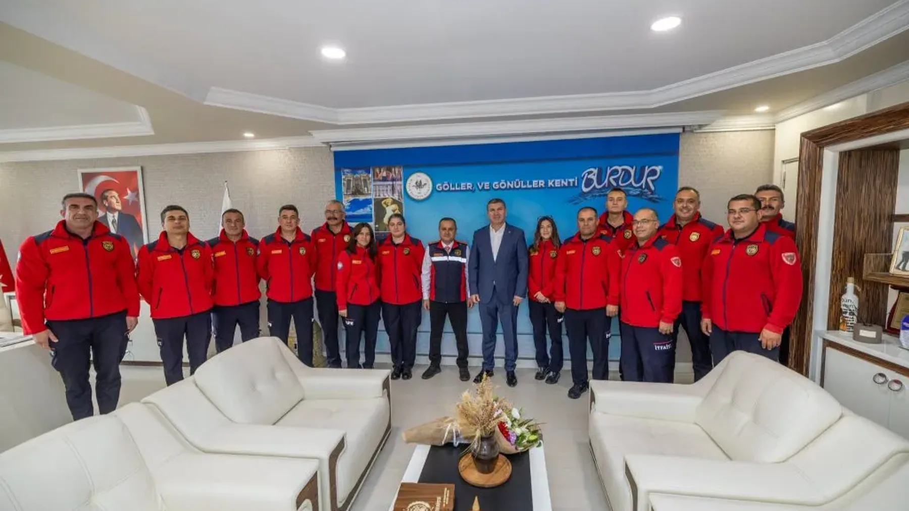 Burdur Belediyesi Eski Hizmet Binası Duvar Panosu konulu haberin kapak görseli