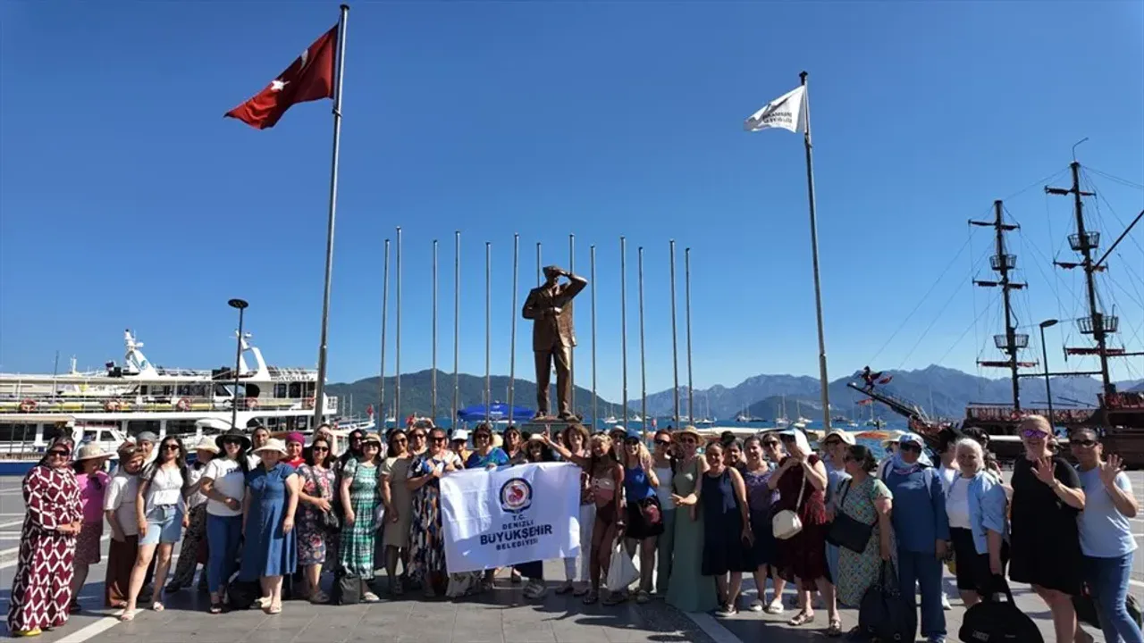Denizli Belediyesi Yüzme Kursu Kadınları Denizle Buluşturdu