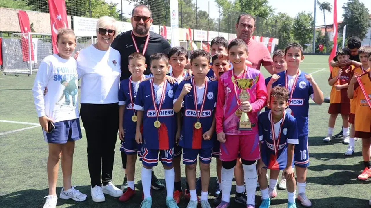 Denizli'de Minikler Futbol Turnuvası Şampiyonu Belli Oldu