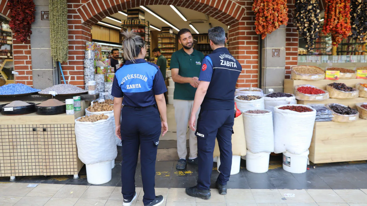 Diyarbakır Sur'da Kaldırım İşgali Denetimleri Sürüyor