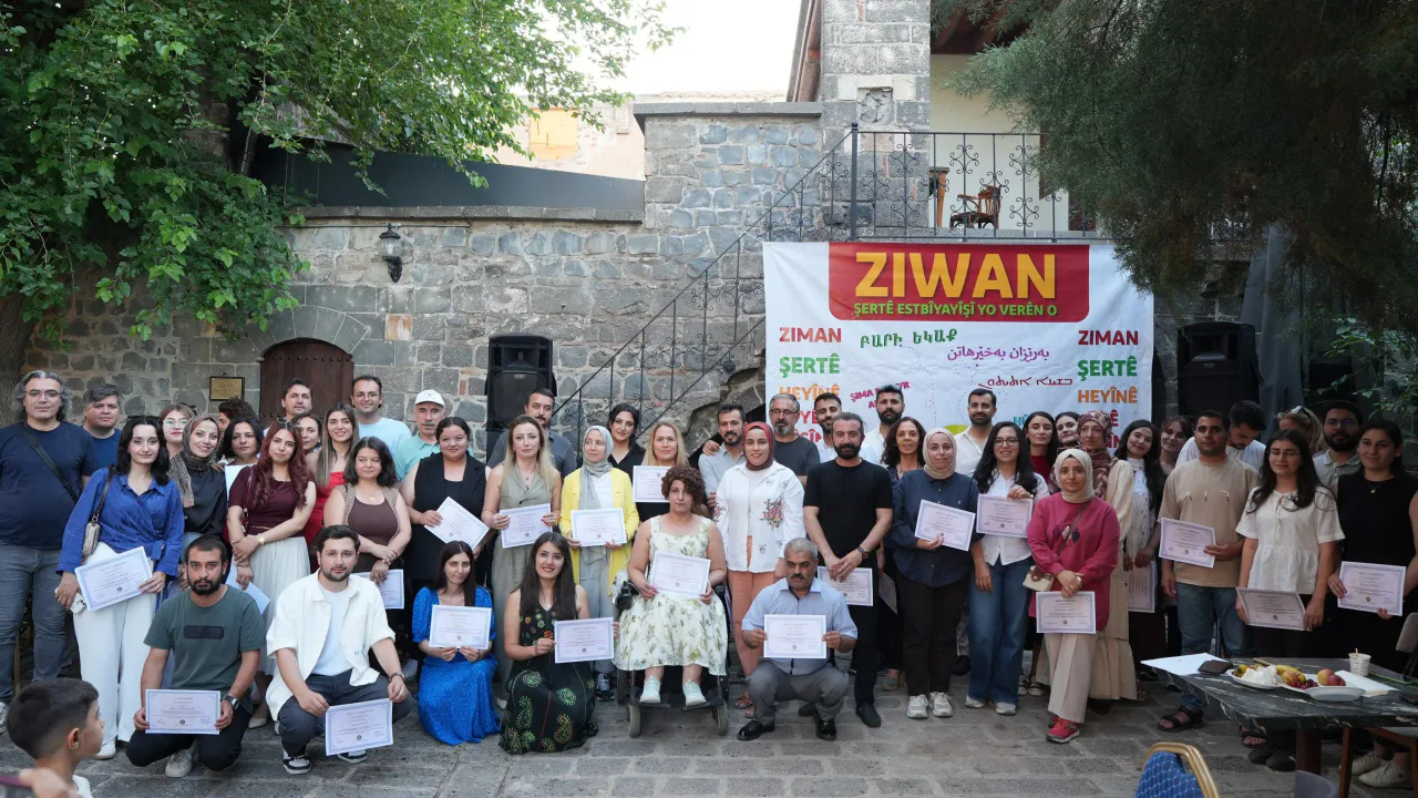 Diyarbakır Belediyesi Dil Kursları Mezunlarını Verdi
