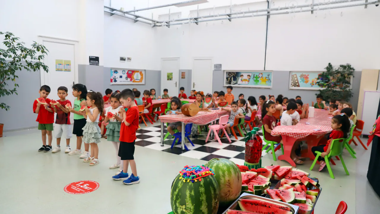 Diyarbakır'da Çocuklar İçin Karpuz Şenliği Düzenlendi