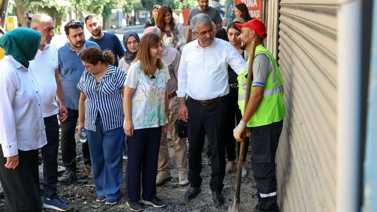 Serra Bucak, Gürsel Caddesi'ndeki Yol Çalışmalarını İnceledi