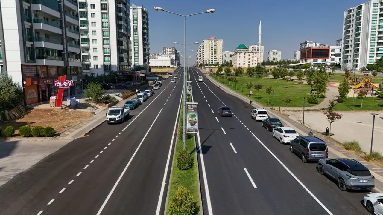 Diyarbakır'da 565 Kilometrelik Yol Çizgisi Yenilendi