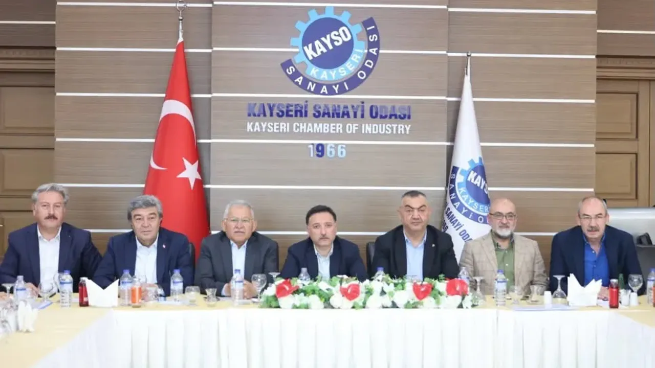 Büyükkılıç, Kayseri Sanayi Odası Toplantısına Katıldı
