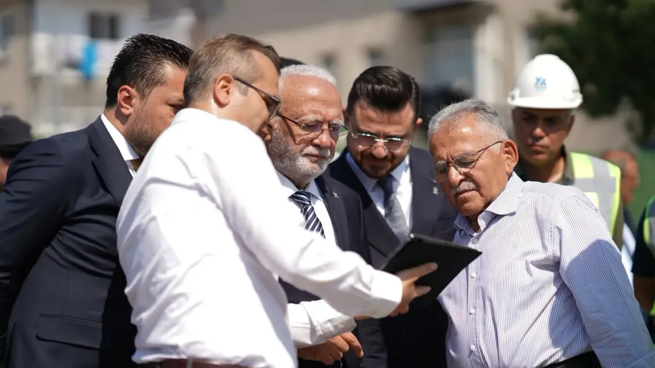 Büyükkılıç ve Elitaş, Kartal Katlı Kavşağı Çalışmalarını İnceledi