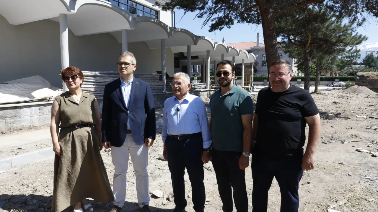 Büyükkılıç Kayseri Fosil Müzesi Çalışmalarını İnceledi