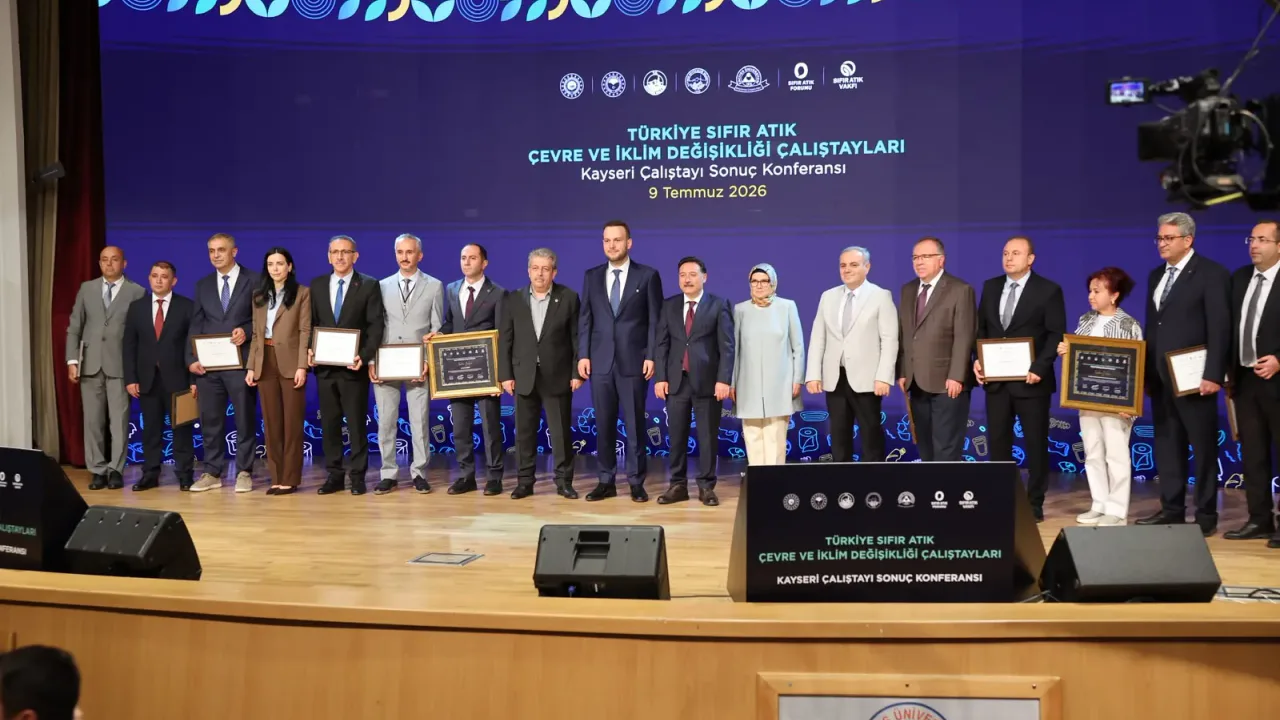Kayseri Büyükşehir Belediyesine Sıfır Atık Plaketi Verildi
