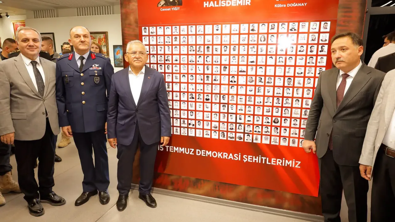 Kayseri'de 15 Temmuz Sanat Sergisi ve Anma Merkezi Açıldı