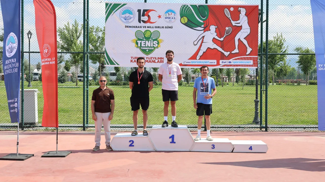Kayseri'de 15 Temmuz Tenis Turnuvası Şampiyonları Belli Oldu