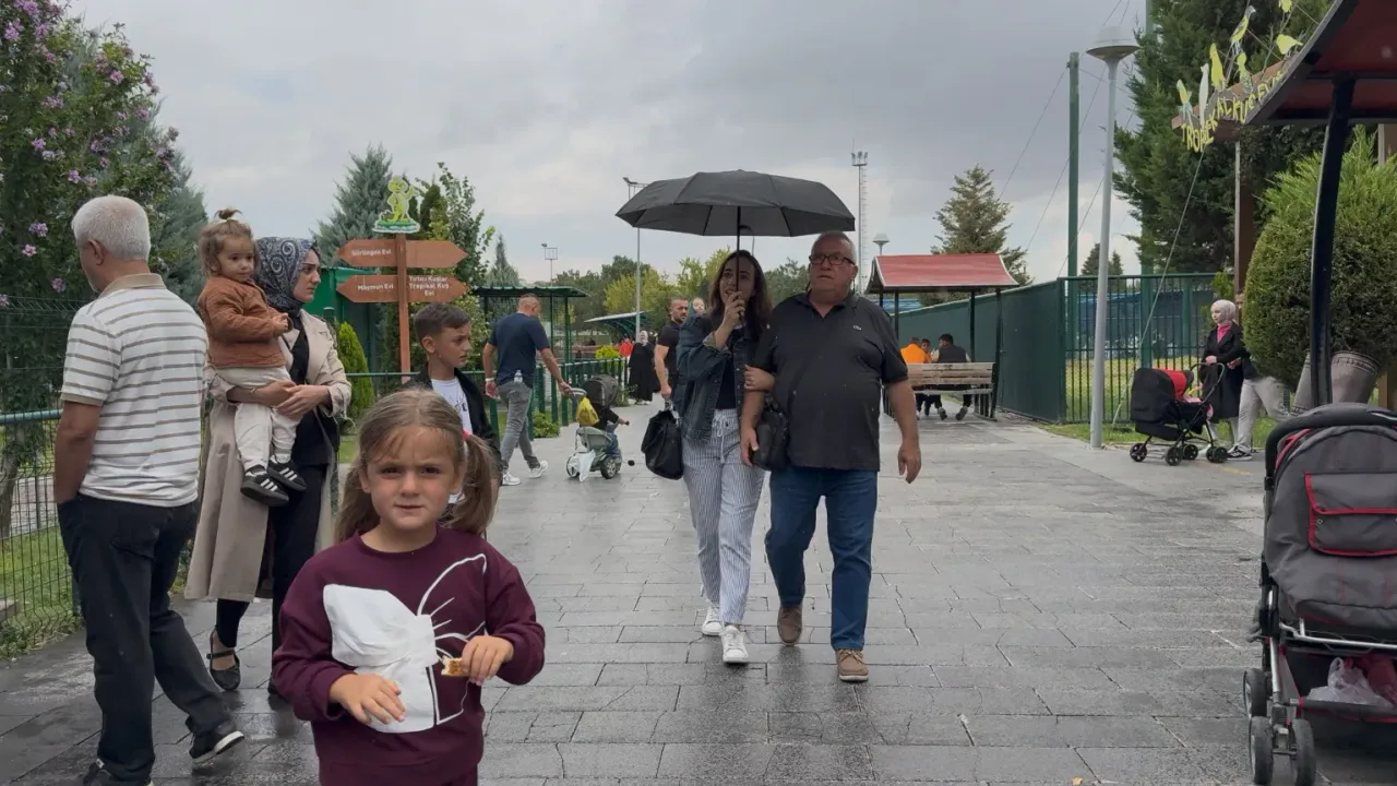 Kayseri Hayvanat Bahçesi 30 Ağustos'ta 5 Bin 500 Kişiyi Ağırladı