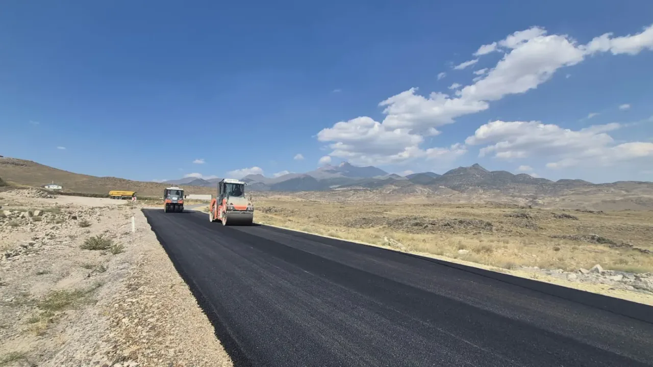 Kayseri Büyükşehir'den Develi'ye 150 Milyon TL'lik Asfalt Yatırımı