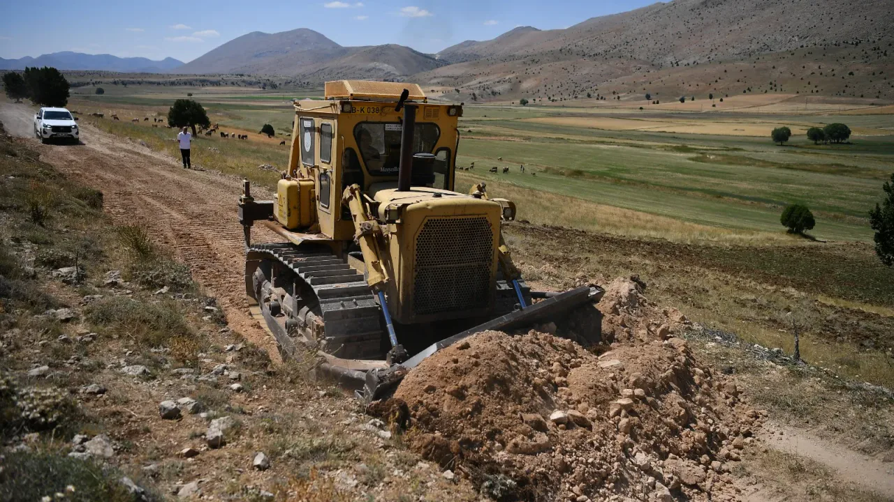 Büyükşehir'den Sarız ve Pınarbaşı Kırsalına 8 Kilometrelik Yol