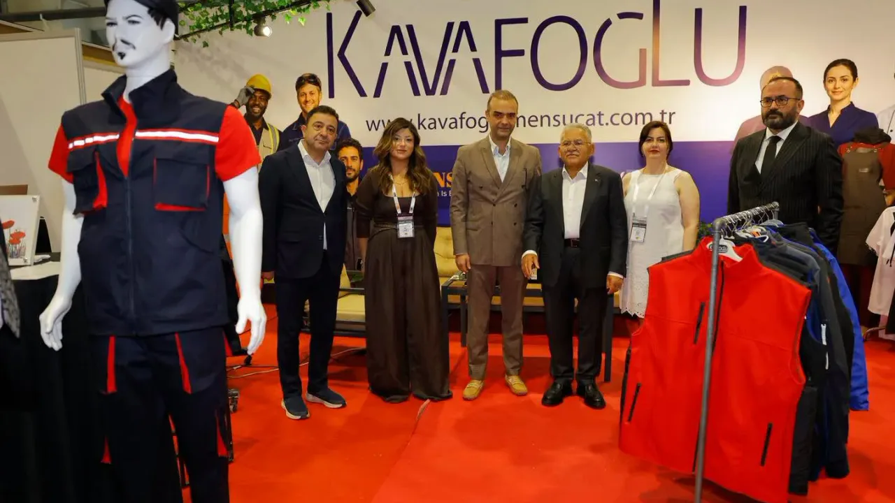 Başkan Büyükkılıç KAPEX 2026 Kapı Fuarı'nı Ziyaret Etti