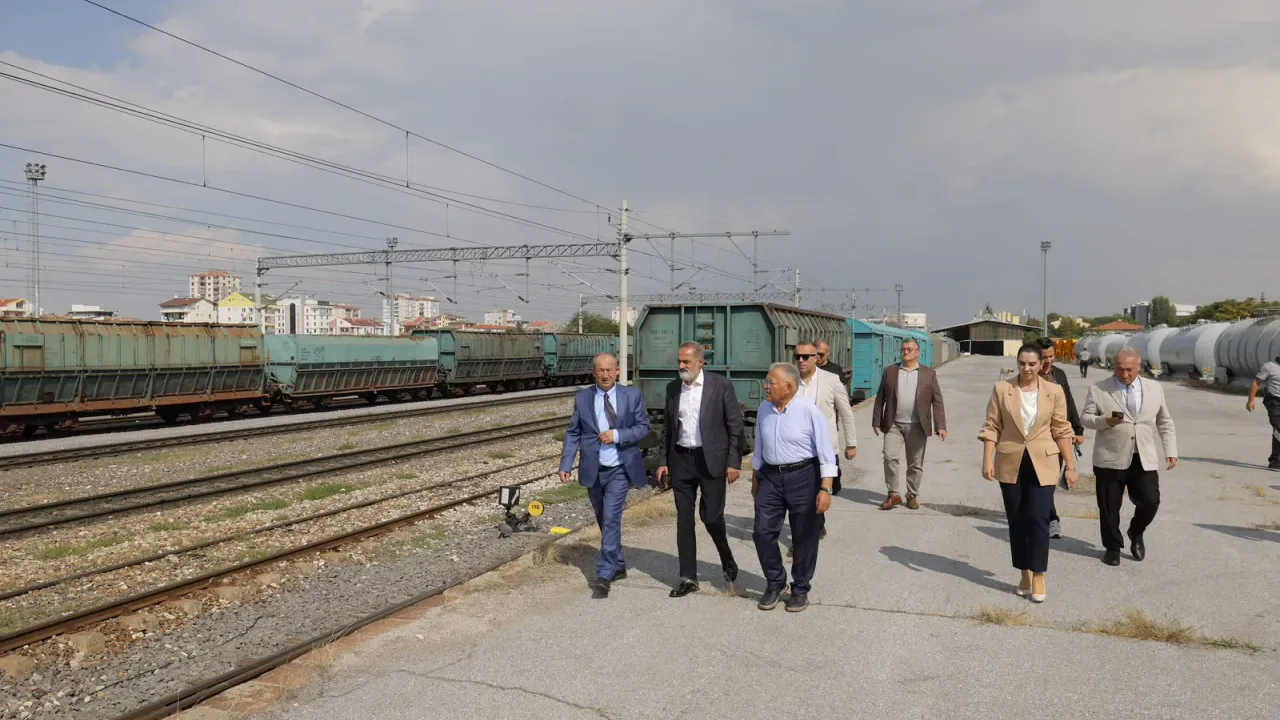 Başkan Büyükkılıç, Kayseri Ulaşımı İçin TCDD ile Görüştü