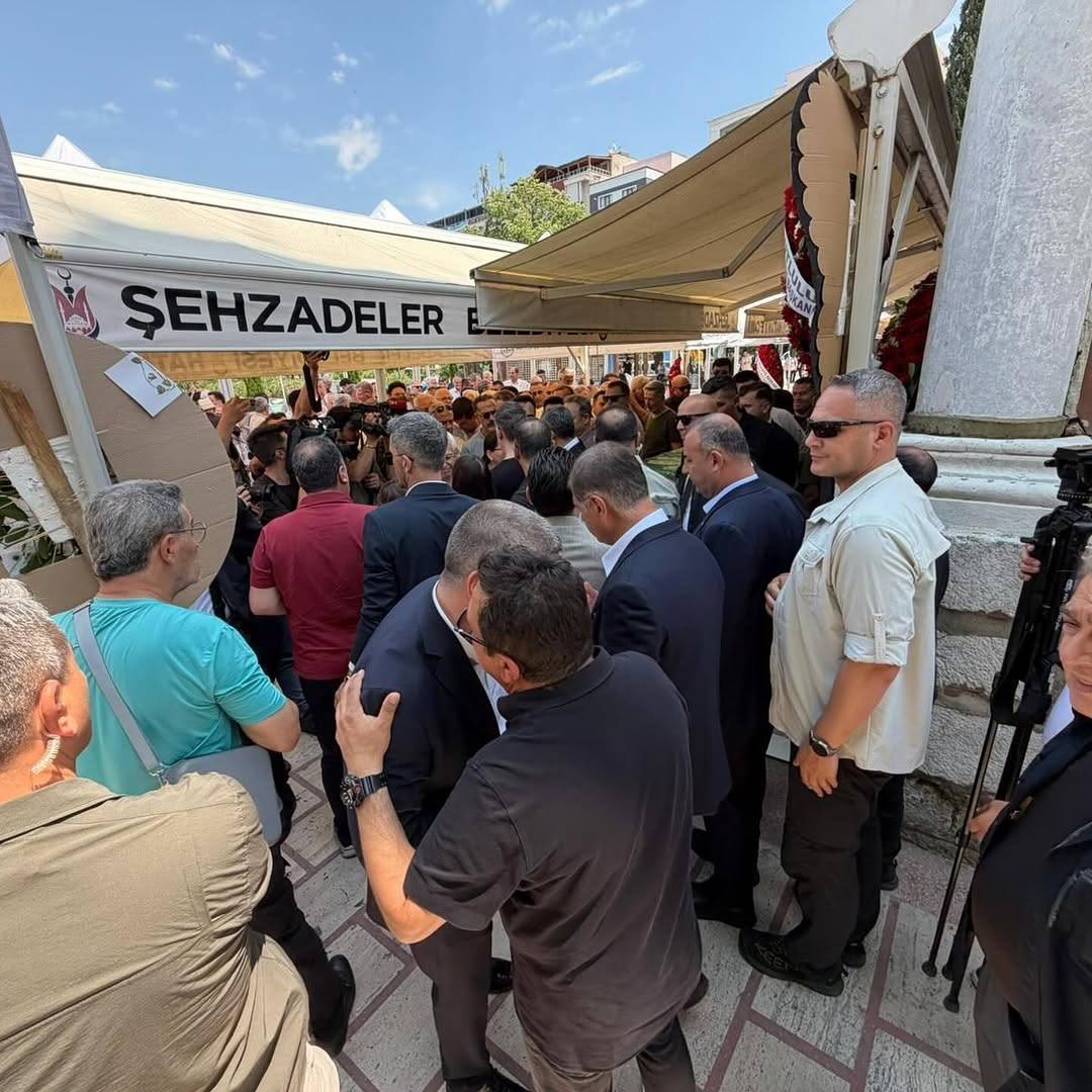 Ercengiz, Özgür Özel'in Amcasının Cenaze Törenine Katıldı