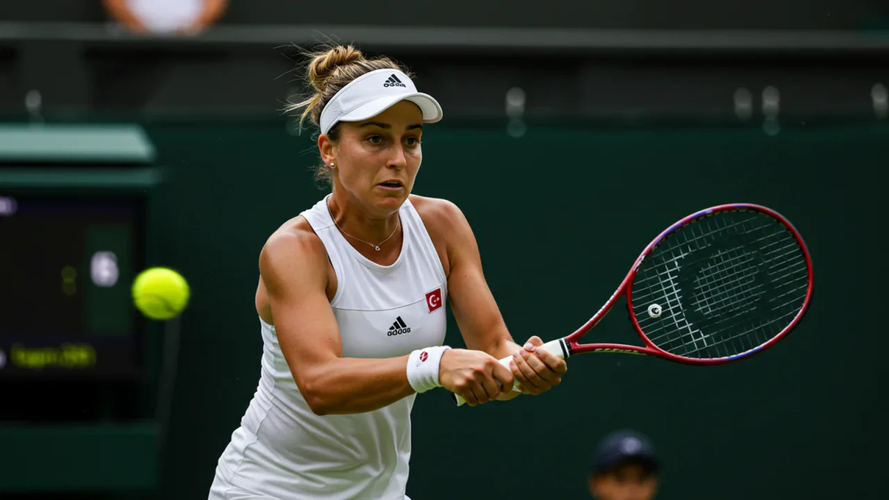 Zeynep Sönmez, Wimbledon'da ikinci tura yükseldi
