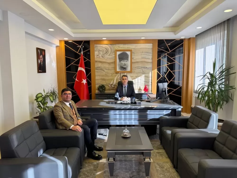 Kızılkaya atölyesinde üretildi! Başkan Güngör Kaymakam Kuruca'ya takdim etti - burdur bucak